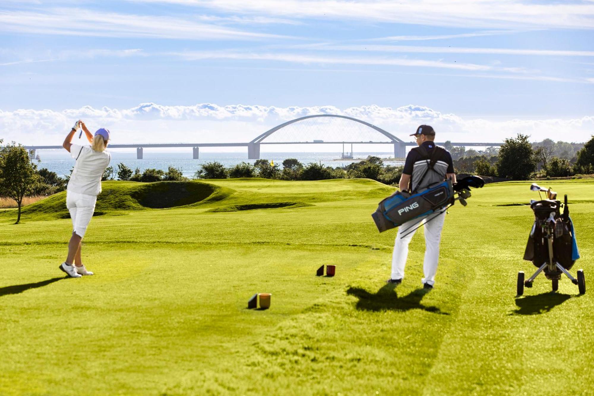 Golf 'N Wave Aktivresort Фехмарн Екстериор снимка